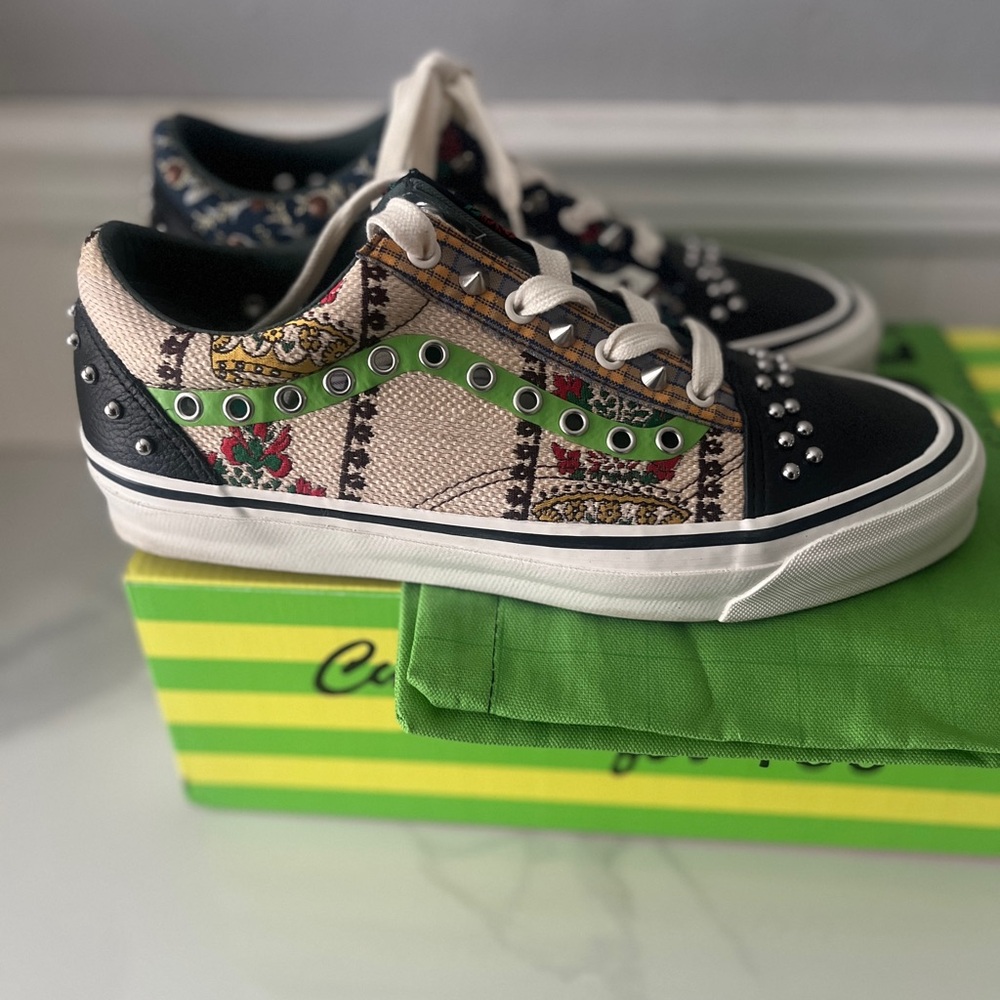 Gucci x Vans Sneakers - Picture 4 of 10